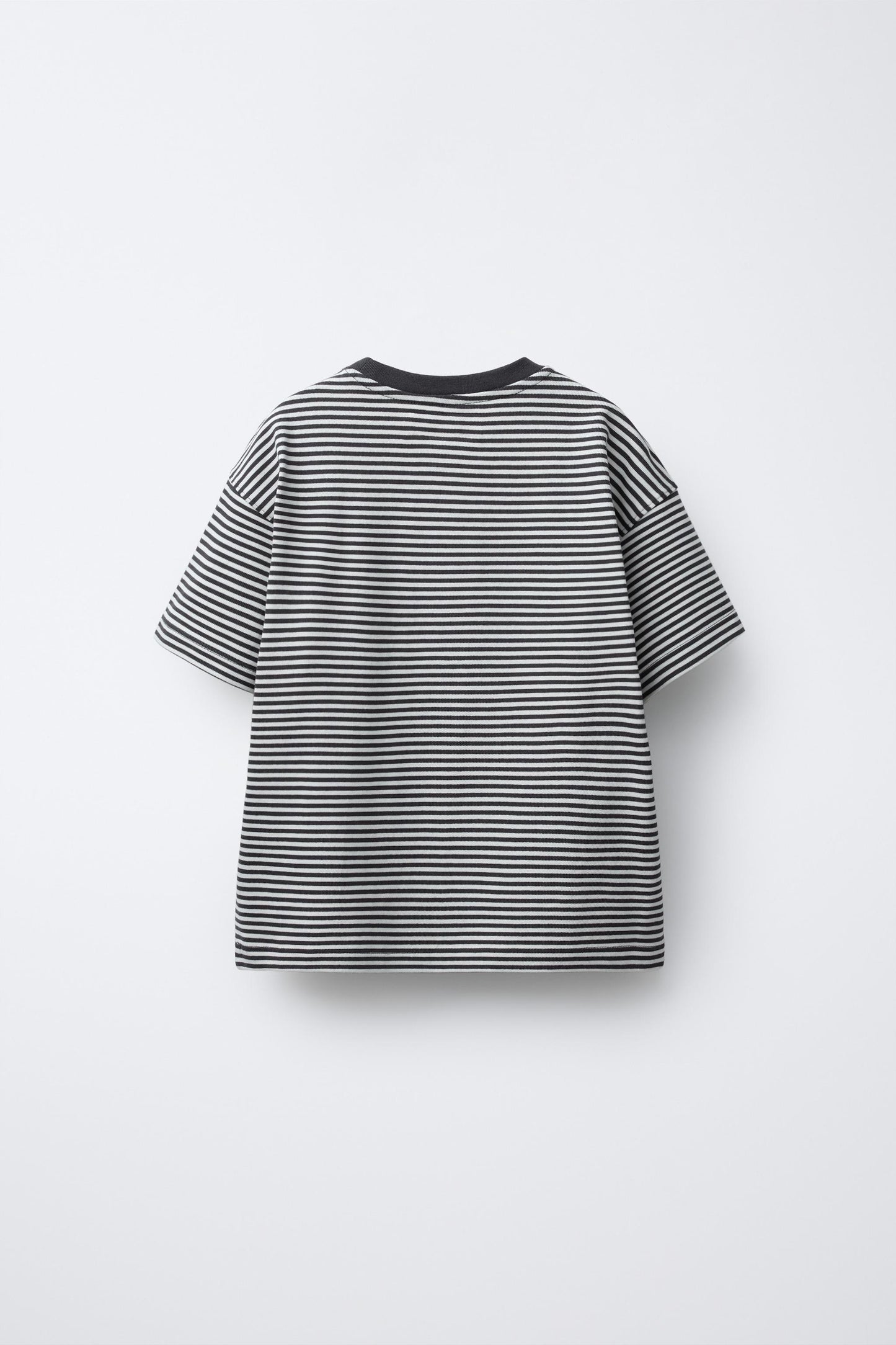 STRIPED SHORT SLEEVE - BLACK