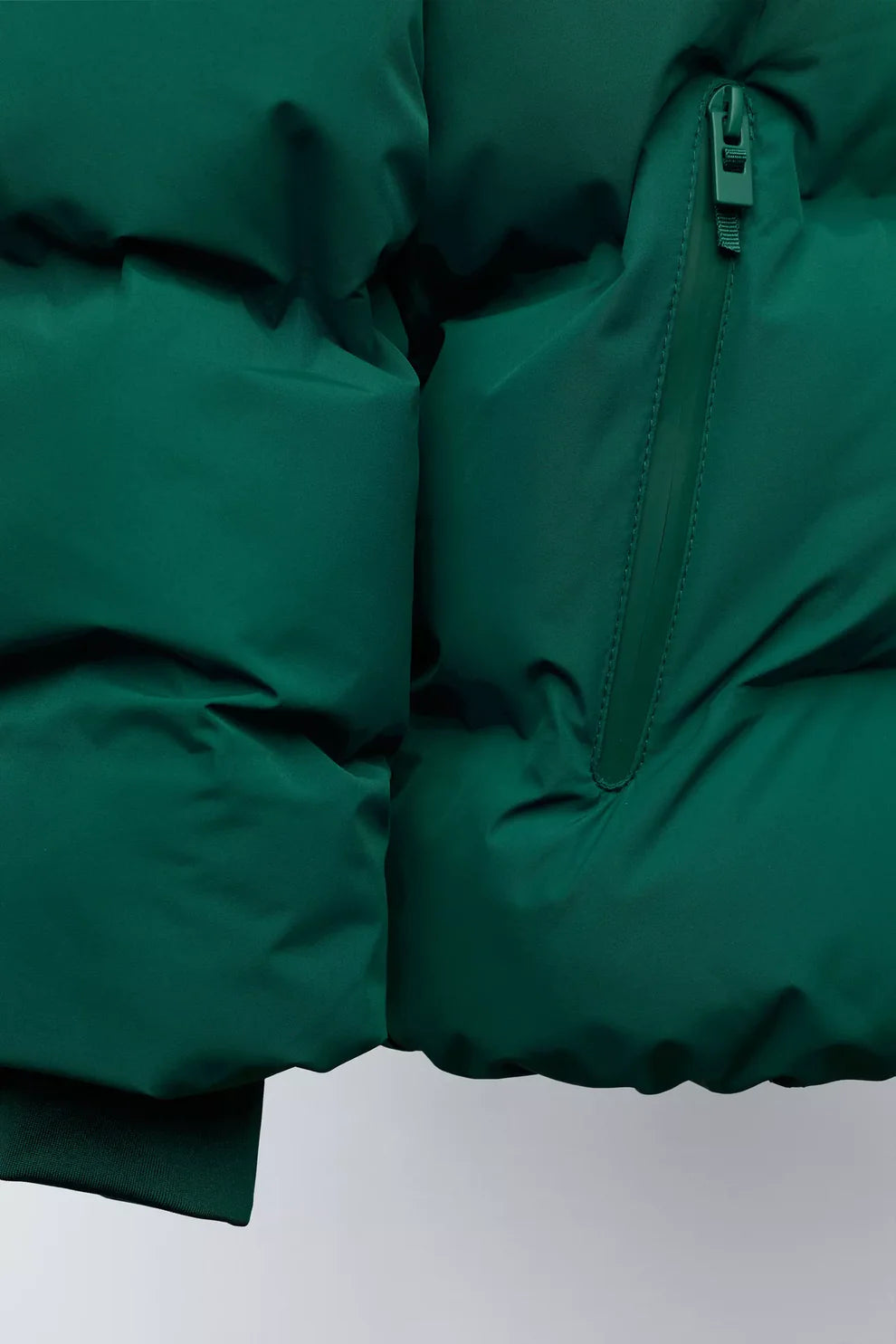 MATTE PUFFER - FOREST GREEN