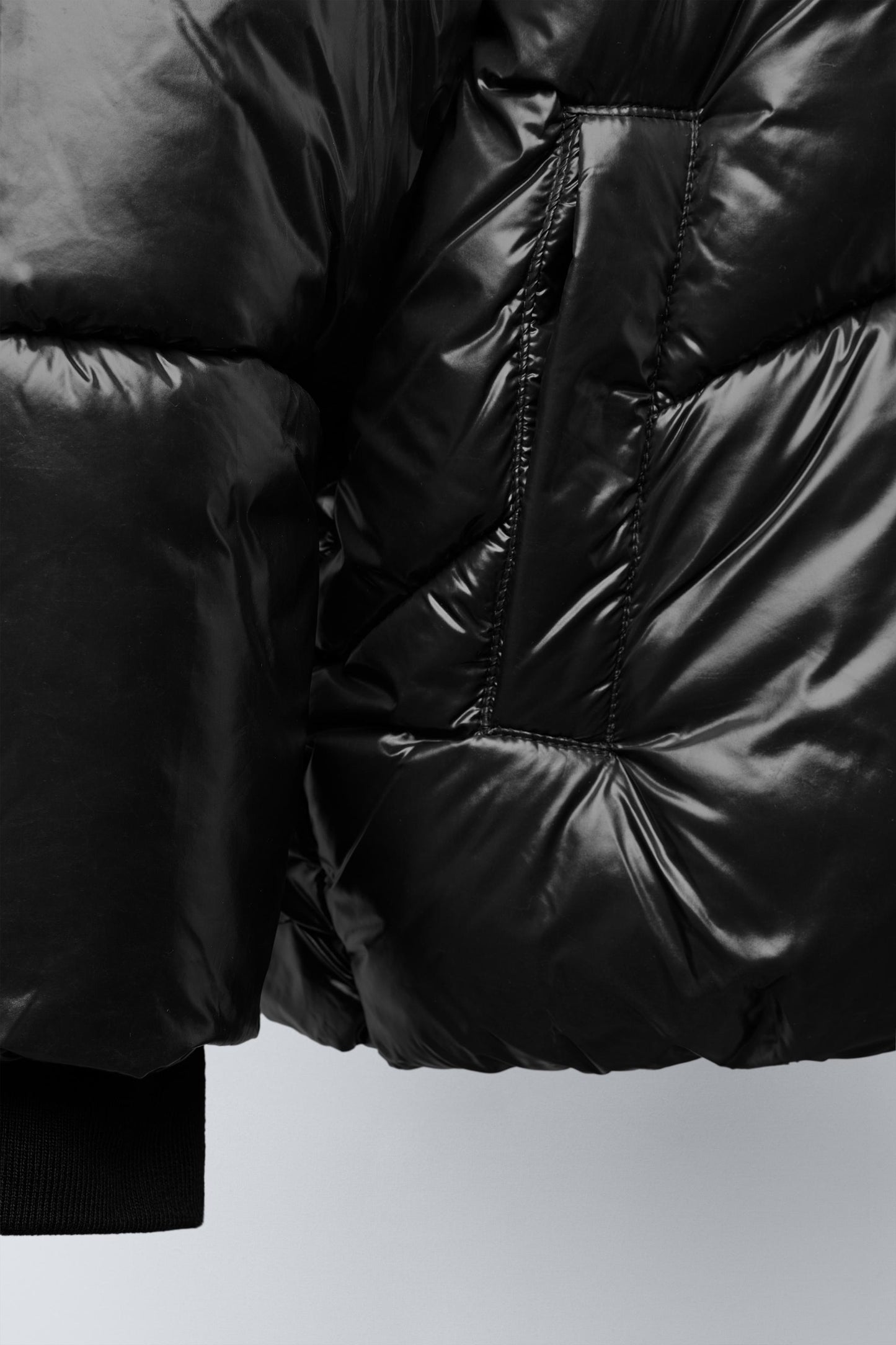 SHINY DOWN JACKET - BLACK