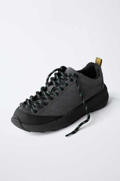 TECHNICAL TRAINERS - BLACK