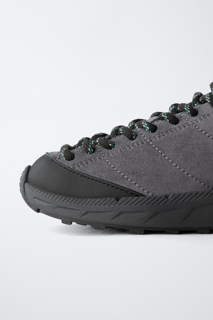 TECHNICAL TRAINERS - BLACK