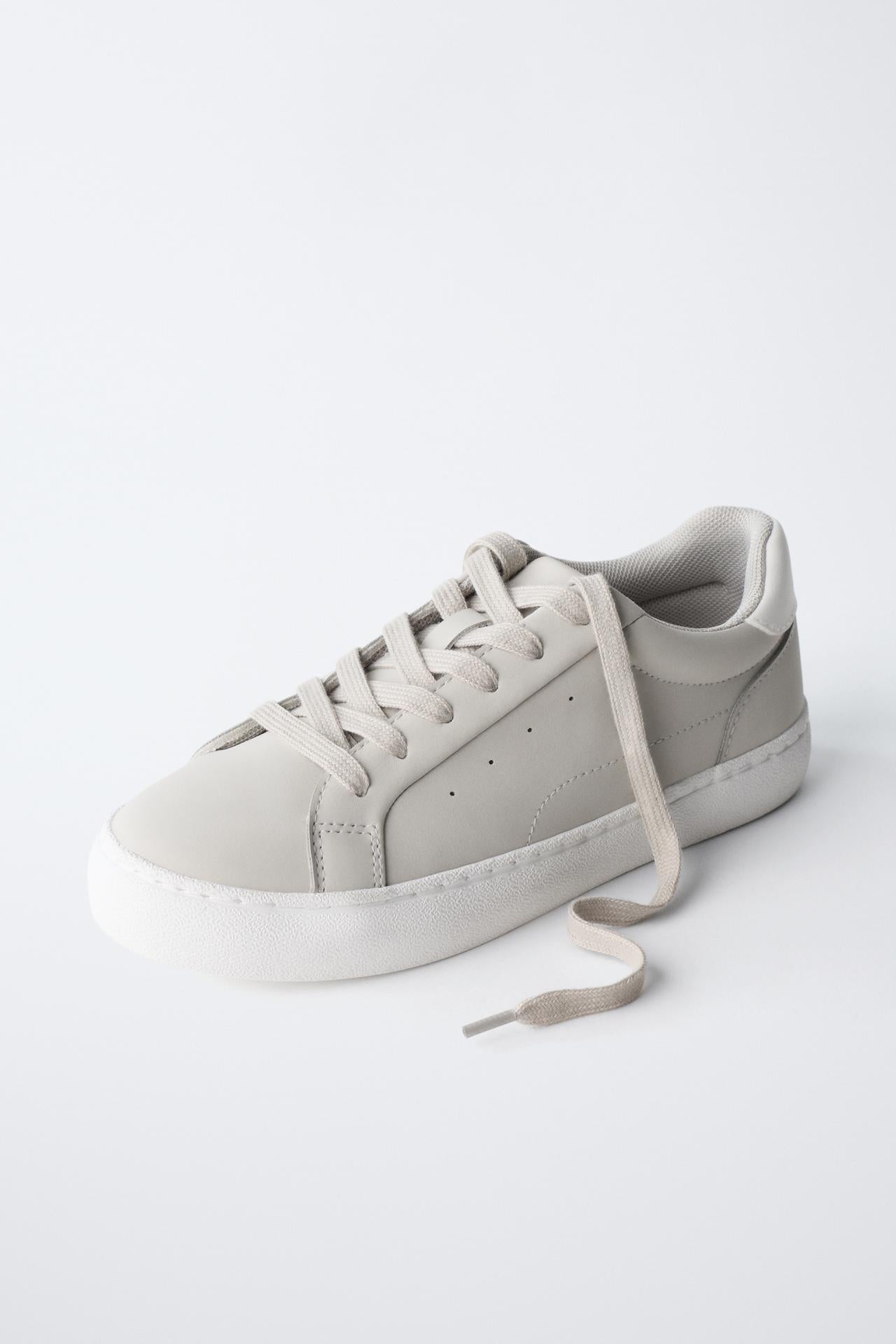 SOFT ESSENTIAL TRAINER - GREY