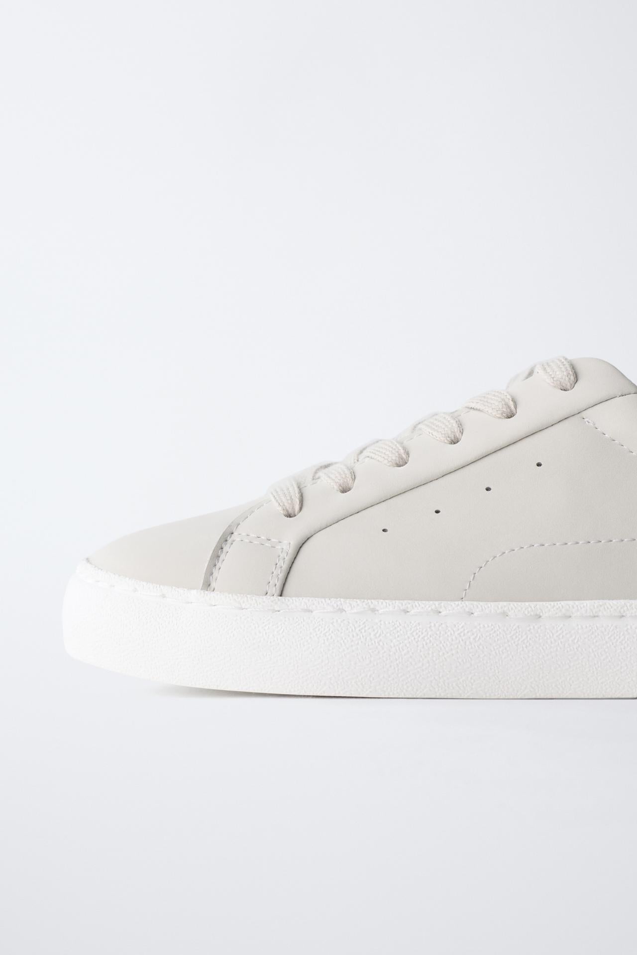SOFT ESSENTIAL TRAINER - GREY