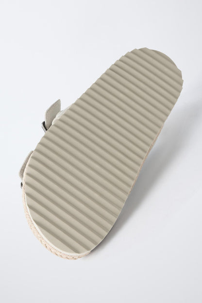 BY THE BEACH SANDALS - CREAM